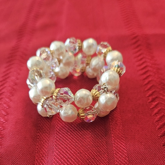 Pearl & Crystal Memory Wire Bracelet - Picture 4 of 4